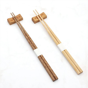 Baguettes en bois réutilisables de qualité supérieure, écologiques et sûres, accessoire de repas idéal pour la maison, les fêtes et les restaurants. - Product Image 2