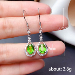 Eleganti Orecchini a Goccia Verdi a Forma di Pera per Donne, Accessori per Orecchie Lunghi per Uso Quotidiano - Product Image 4