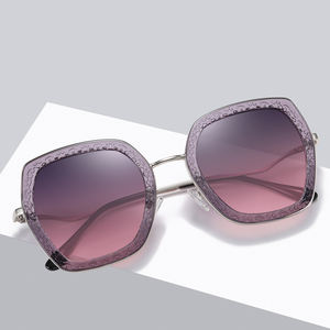 Nuevas Gafas de Sol de Moda 2022, Venta al por Mayor, Multicolores, Polarizadas, Estilo Siamés, para Mujer - Product Image 3