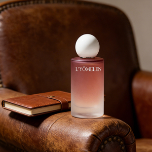 Parfum en spray aux huiles florales essentielles France, longue tenue, marque privée, parfum fruité et sucré pour femme - Product Image 4