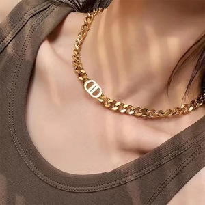 Nuevo Collar de Lujo de Acero Inoxidable para Mujer, Diseño de Nicho de Lujo, Letras D Dobles Doradas, Collar y Pulsera de Moda - Product Image 5