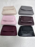 Sac à rabat rétro européen et américain en PU tissé à la main, design minimaliste et polyvalent, sac bandoulière léger pour femme