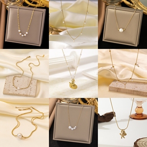 Collier en acier inoxydable plaqué or 18 carats pour femme, avec perles, pampilles et sequins, motif géométrique, élégant et tendance, idéal pour les fêtes - Product Image 3
