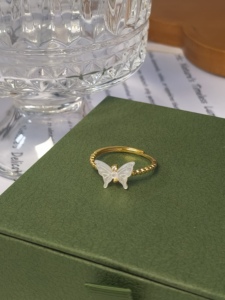 Bague <span class=keywords><strong>Solitaire</strong></span> Papillon Gravée en Argent 925 et Nacre Naturelle, Faite à la Main, pour Fiançailles, par Aipureer Bijoux Fins Personnalisés - Product Image 3