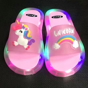 Femmes été extérieur Cool dessin animé LED clignotant sandales transfrontalier brillant un mot pour pantoufles mode tendance en gros - Product Image 1