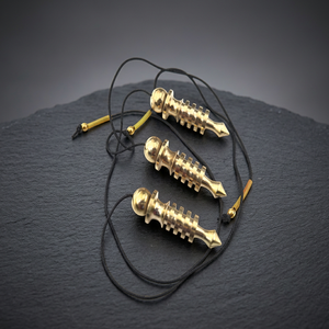 Pendentif de radiesthésie artisanal en bronze doré avec agate naturelle Isis, technique de moulage, pour la guérison, vente en gros - Product Image 1