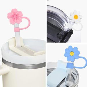 Protège-pailles anti-poussière de 0,4 pouce avec embouts en silicone/PVC multi-designs pour pailles de 10 mm pour les fêtes - Product Image 4
