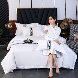 Set di Quattro Pezzi per Letto d'Albergo di Lusso Personalizzato all'Ingrosso, Stile Lenzuolo Piatto, Copripiumino Bianco, Copriletto di Fabbrica - Product Image 6