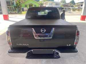 Couvercle enroulable robuste pour <span class=keywords><strong>Nissan</strong></span> <span class=keywords><strong>Navara</strong></span> D40 Couvercle de volet rétractable antirouille en aluminium <span class=keywords><strong>Roll</strong></span> N Lock - Product Image 1