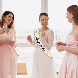 สายสะพายข้อความ "Capri Lemon Bride to <span class=keywords><strong>Be</strong></span>" ฉันค้นหาสายสะพายข้อความ "Main Squeeze" ของฉันแล้วสำหรับงานปาร์ตี้สละโสด Capri Lemon งานเลี้ยงฉลองก่อนแต่งงาน และงานหมั้น - Product Image 3