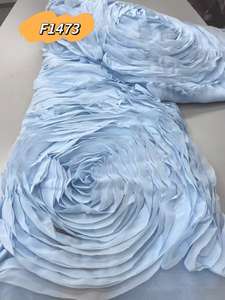 Tissu en maille de rose tridimensionnel surdimensionné pour costumes de scène européens et américains, robes de mariée et tissus brodés - Product Image 6