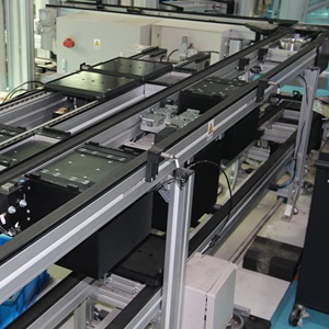 Durable Flat Belt Conveyor Pallet Handling System Polyurethane Rollers Adjustable Speed for Industrial Line Automation - Product Image 4