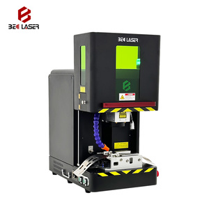 Máquina de Marcado Láser de Fibra Totalmente Cerrada con Alimentación Automática, 50w 60W 100w, Fuente Raycus JPT MOPA, con Carcasa Protegida - Product Image 4