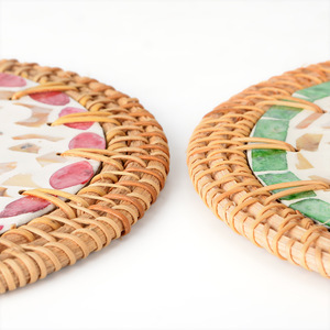 Handmade <b>Round</b> Seashell Coasters With Flower Pattern Bohemian Style Heat Insulating <b>Mats</b> For <b>Table</b> Decor 16cm 18cm 20cm - Product Image 4
