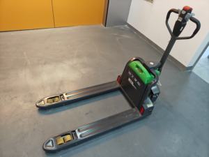 Empilhadeira Elétrica de Paletes com Bateria de Lítio de 2.0t <span class=keywords><strong>Mini</strong></span> Empilhador Manual de 1.5t Empilhador de Paletes Empilhadeiras Elétricas - Product Image 2