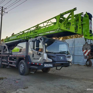 Grue sur camion tout-terrain Zoomlion ZTC250A5-3 de 25 tonnes d'occasion de haute qualité, performances stables, levage fluide pour travaux d'ingénierie - Product Image 1