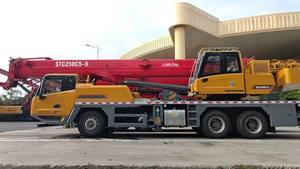 מחיר מפעל, עגורן משאית עוצמתי ויעיל 25 טון STC250C5-8, ציוד הרמה 6x4 LHD, גובה הרמה 51 מטר - Product Image 2