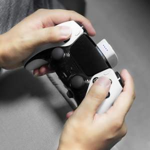 Paquete de Baterías Aamazear de Color Blanco, Controlador Dual Sense Ligero, Mayor Duración de la Batería para PS5 - Product Image 1