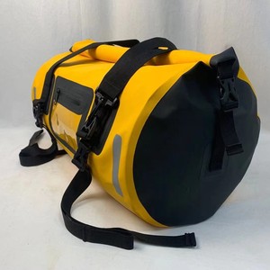 Tas Bagasi Motor Anti Air PVC 40L dengan Ritsleting, Pegangan Lembut, untuk Perjalanan Jarak Jauh, Dudukan Belakang Mobil - Product Image 3
