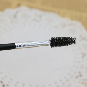 Brosse à sourcils 2 en 1 Brosse coudée à double extrémité Manche en nylon à double tête Pinceaux de maquillage de beauté Outils - Product Image 6