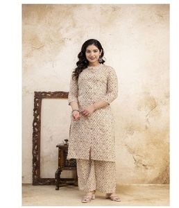 Ensemble élégant pour femme : Kurta blanche et palazzo en rayonne, col montant, patte de boutonnage avant, faux boutons – Tenue ethnique moderne pour le quotidien - Product Image 3
