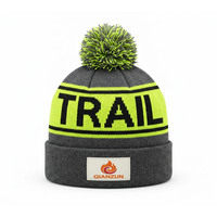 Bonnet d'hiver unisexe en tricot avec logo personnalisé, patch brodé, motif tissé personnalisé, bonnet de sport avec pompon, fabricant de bonnets de ski