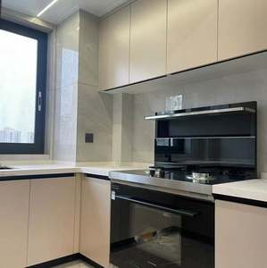 Gabinete de Cocina de Madera de Roble de Lujo con Acabado de Puerta de Piedra de Cuarzo en Colores Personalizables Color Teca para Organizar Utensilios de Cocina - Product Image 2