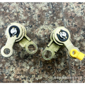 Cylindre de serrure de porte pour camion léger Sinotruk, plaqué zinc, doré, type d'ouverture cylindrique, applicable - Product Image 1