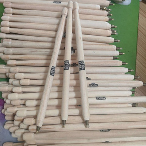Bolígrafos Promocionales con Punta de Bola y Diseño de Baqueta Personalizados con Logotipo de Fábrica - Product Image 6