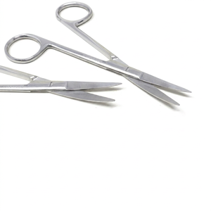 Pinza Hemostática Quirúrgica Bk Industries, Curva, con Puntas Finas Dentadas, Instrumento Manual de Acero Inoxidable, Certificación CE Clase II, 1 Año de Garantía - Product Image 4