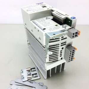 ไดรฟ์ 8200 240V 0.37kW ความถี่ E82EV371K2C E82ev113 Emf2177ib 8400 ของแท้ใหม่เอี่ยม - Product Image 1