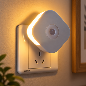 Luz nocturna cuadrada con sensor de luz, luz LED de pared con brillo lateral, luces automáticas con sensor del anochecer al amanecer para el hogar - Product Image 1