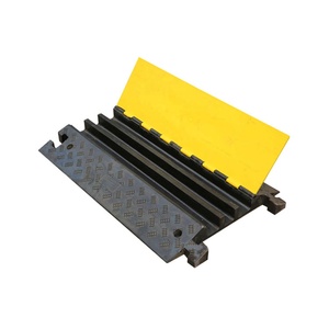 Rubber Plastic CE RoHS <strong>Cable</strong> <strong>Protector</strong> Cover, Yellow 3 Channel Road Speed Bump Ramp Wire Cord Cover