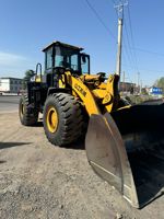 Chargeuse sur pneus d'occasion SEM 656D 655D 656F 655F, Chargeuse-pelleteuse 5 tonnes d'occasion, Tracteur 652D 660D avec chargeuse frontale et pelle arrière à vendre