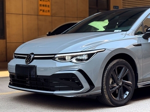 Exportation vers l'Algérie Volks-wagens <span class=keywords><strong>Golf</strong></span> 8 2024 Sedan Voitures <span class=keywords><strong>5</strong></span> <span class=keywords><strong>portes</strong></span> <span class=keywords><strong>5</strong></span> places <span class=keywords><strong>Golf</strong></span> 85 R Line 1.5T FWD R17 Taille de pneu Voitures d'occasion - Product Image 6