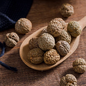 Cardamome noire entière Huaran Premium pour la cuisine, idéale pour la préparation de soupes épicées, de viandes braisées et l'assaisonnement des aliments - Product Image 6