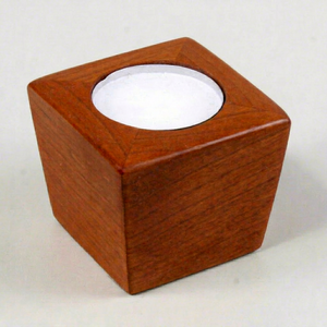 Portavelas de madera contemporáneo para velas de té: Acabado pulido a mano - Product Image 1