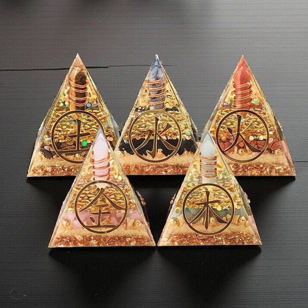 Un ensemble de métal, bois, eau, feu et terre