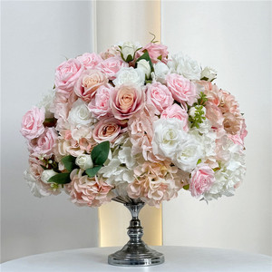 Runde Seiden-Rote-Rosen-Kunstblumenkugel Handgefertigte Große Blumenkugel für Hochzeits-Tischdekoration Weihnachtsfeier Tischdekoration - Product Image 2