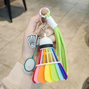 Pendentif de raquette de badminton en acrylique coloré de grande taille pour les amateurs de sport, fait main, pour sangle de téléphone, breloque de sac à main, porte-clés de badminton - Product Image 4