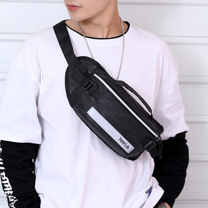 Sac banane pour homme Touch Slics, noir, avec sangle réglable, imperméable, pour le cyclisme en extérieur, usage quotidien, couleur unie, design à lettres - Product Image 4