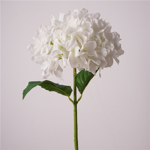 H-761 <span class=keywords><strong>Bouquet</strong></span> <span class=keywords><strong>de</strong></span> <span class=keywords><strong>fleurs</strong></span> <span class=keywords><strong>de</strong></span> mariage en hydrangea blanc au toucher réel, <span class=keywords><strong>fleurs</strong></span> <span class=keywords><strong>de</strong></span> <span class=keywords><strong>mariée</strong></span> au toucher réel - Product Image 2