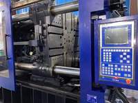 Máquina de Moldeo por Inyección Servo Usada Haitian de 700 Toneladas, Adecuada para la Producción de Artículos de Primera Necesidad y Piezas Automotrices.
