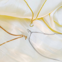Collier EManco avec pendentif cœur en écriture cursive, chaîne cubaine plaquée or, bijoux polyvalents pour femmes, tendance quotidienne, idéal pour les festivals