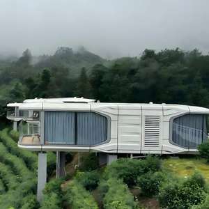 Casa Cápsula Espacial Aislada para Todas las Estaciones |   Diseñado para Estaciones de Esquí Alpinas y Refugios de Montaña - Product Image 2