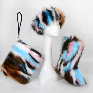 Factory wholesale real racoon faux fur boots set women with purse and headbands - Product Image 4