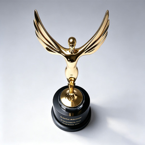 Trophées et coupes décoratifs modernes en résine moulée pour les <span class=keywords><strong>champions</strong></span> de badminton, médailles de haute qualité - Product Image 3