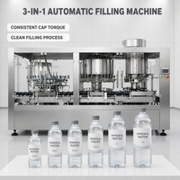 Machine de remplissage automatique d'eau potable pure minérale certifiée CE pour bouteilles PET et en verre, avec rinçage et bouchage automatiques