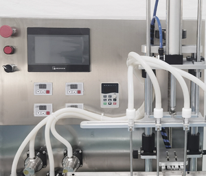 Tam otomatik özelleştirilmiş 4 kafa sıvı dolum makinesi gazlı içecek su Pet cam şişe dolum sistemi için su - Product Image 4