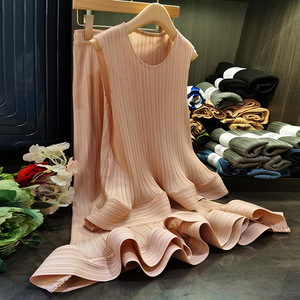 Hong Kong lotus leaf flap moda senza maniche gilet top + gonna a pieghe alla moda set due pezzi - Product Image 5